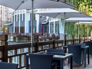 Sunshine Peninsula Jinsha Hotel