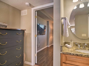 Coastal Condo w/ Pool, Walk to Clearwater Beach!