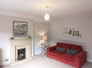 Spacious and Homely 3 Bedroom Clifton Flat