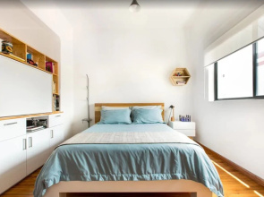 Hip, Colorful Studio with Patio in Roma Norte