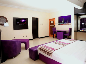 Kakanfo Inn & Conference Center