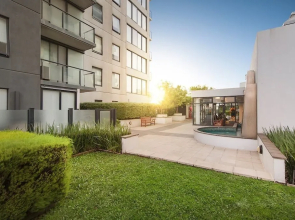 Royal Stays Apartments - Whiteman St
