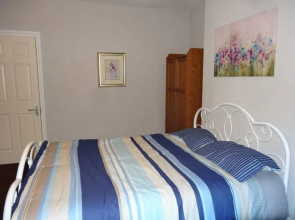 Beautiful 4 Bed House - Great Central Location - Wolverhampton