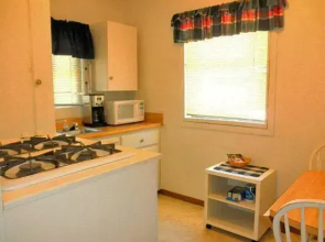 Cabins4Less - Cabin #11 Sleeps 2 to 4