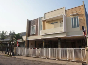 Oyo 1295 Linns Family Residence