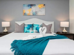 Lake View Resort Condo w Lazy River Near Disney