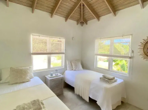 Modern 3bed House in the Heart of Swetes Village