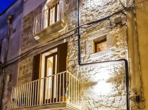 Beatrice Rooms