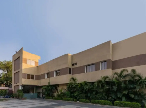 Goroomgo Luxury Star Inn Sum Hospital Bhubaneswar