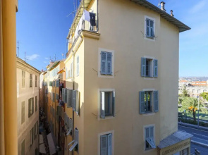 Large 3 Bdr Old Town - AC