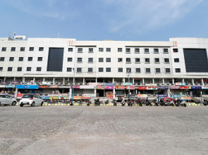 SPOT ON 65123 Raj Service Apartments