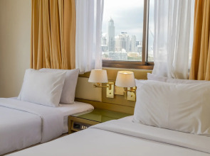 Pinnacle Lumpinee Park Hotel