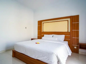 Kadek Bagus Guest House by ZUZU