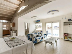 Pais House