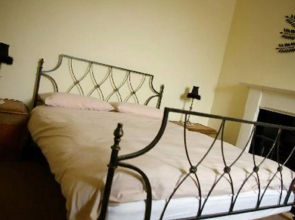 Calico House Bed & Breakfast