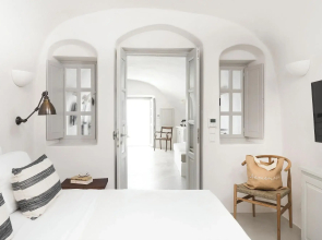 Armenaki -  Adults Only