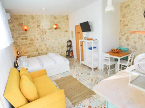 Ravi Boutique Home - 1 minute walk from beach