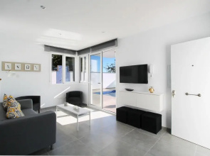 1062 Villa Picasso