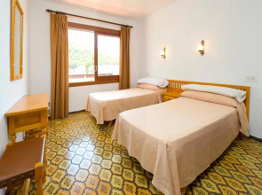 Apartamentos Cala LLonga Playa Ibiza