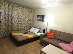 Sofa and Suitcase on the st. Dusi Kovalchuk, 185B