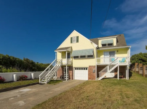 Harshaw Beach House 6 Bedroom Home by Redawning