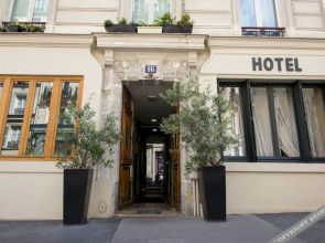 Parisian Apartment at the Foot of Montmartre