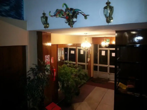 Auromar Inn