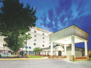La Quinta Inn & Suites by Wyndham DC Metro Capital Beltway