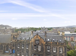 JOIVY Charming 2-Bed Flat Near Edinburgh Castle