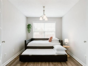 Carver St, 100