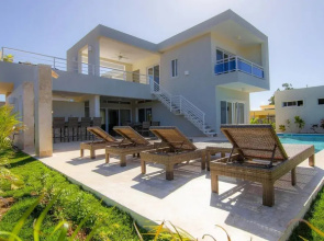 New Custom Design With Plenty of Outdoor Space
