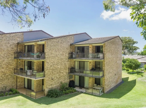 Grevillia, Bay Parklands, Unit 54/2 Gowrie Avenue