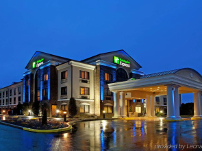 Holiday Inn Express Grove City by IHG