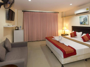 Royal Q&D Suites Hotel