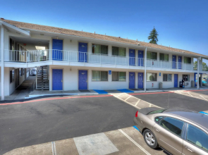 Motel 6 Portland South Lake Oswego Tigard