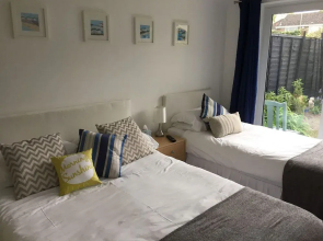 Basingstoke En Suite Room in Garden Annex