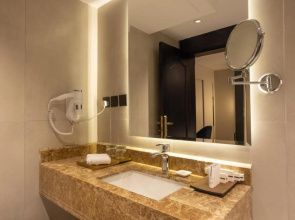 Skyline Hotel & suites