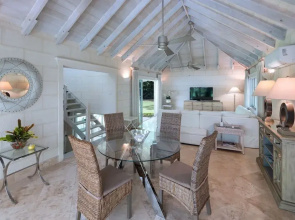 Bluff Cottage by Altman