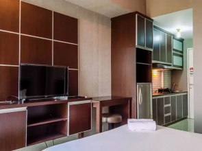 Comfortable Studio Room near Airport at Skylounge Tamansari Apartment