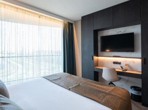 OZO Hotels President Airport