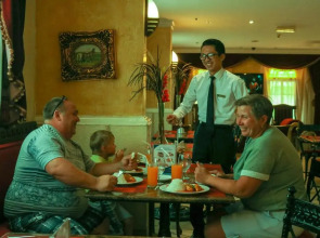 Отель Al Maha Regency