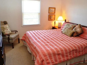 Surf Chalet - 4 Br home by RedAwning