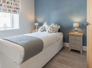 Harbour Heights - 2 Bed Apartment - Milford Haven