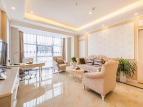 Shengshi Baiyun Hotel