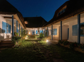 5 Chirpici - Small Traditional Resort