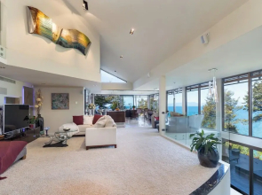 Jacuzzi Suite - Ocean Views & Beach