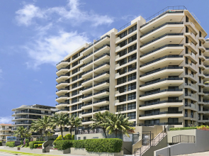 Clubb Coolum Beach Resort