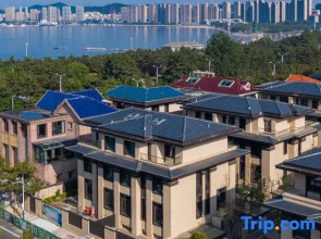 Floral Hotel · Sea Moon Villa hotel (Weihai Sea Park Branch)