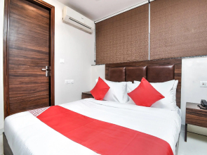 OYO Flagship 75122 Raydission Inn
