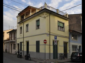 ALTIDO Apt for 8 with huge terrace in Old town of Viareggio